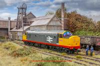 35-305SFX Bachmann Class 37/0 Diesel Loco number 37 371 in BR Red Stripe Railfreight livery